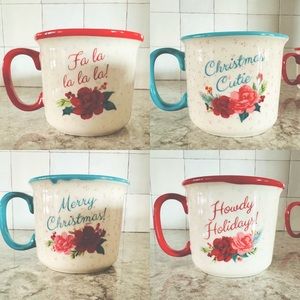 Set of 4 Pioneer Woman Christmas Mugs